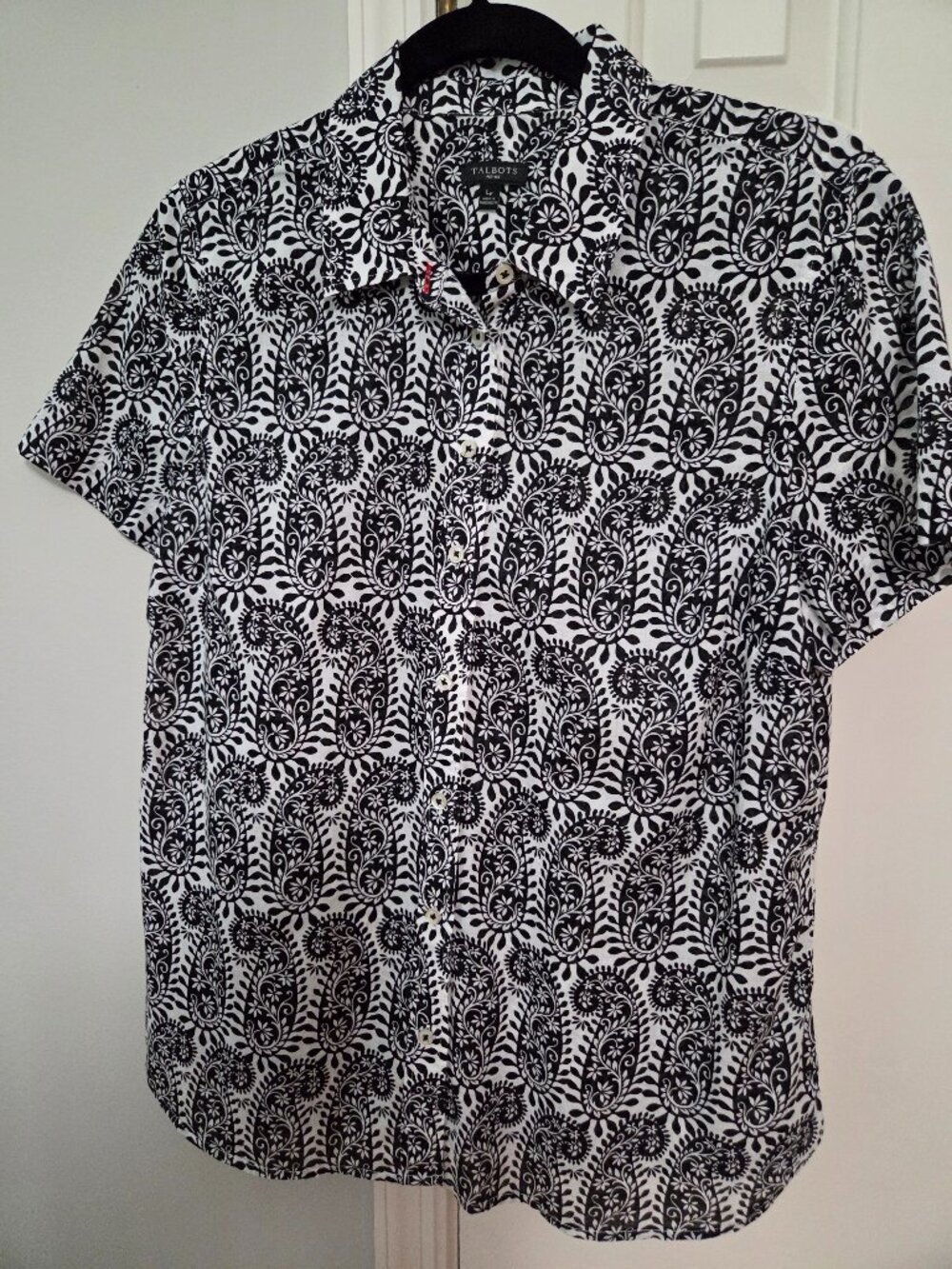 Talbots black and white paisley short sleeve cotton blouse in Size Petite Large